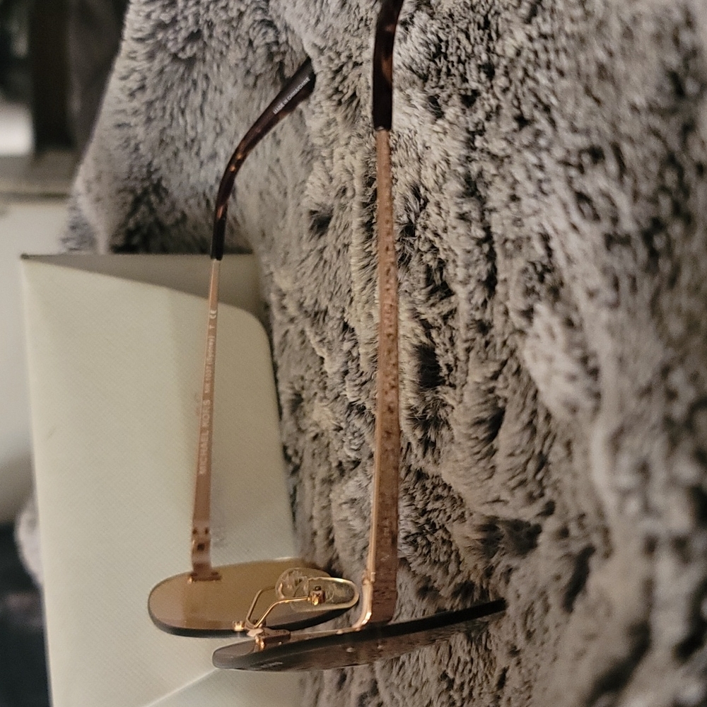 Michael kors sunglasses - Picture 2 of 5